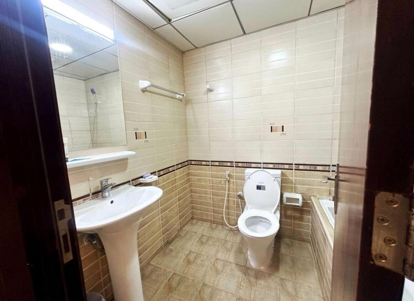 Beautiful Partition In Barsha Heights دبي